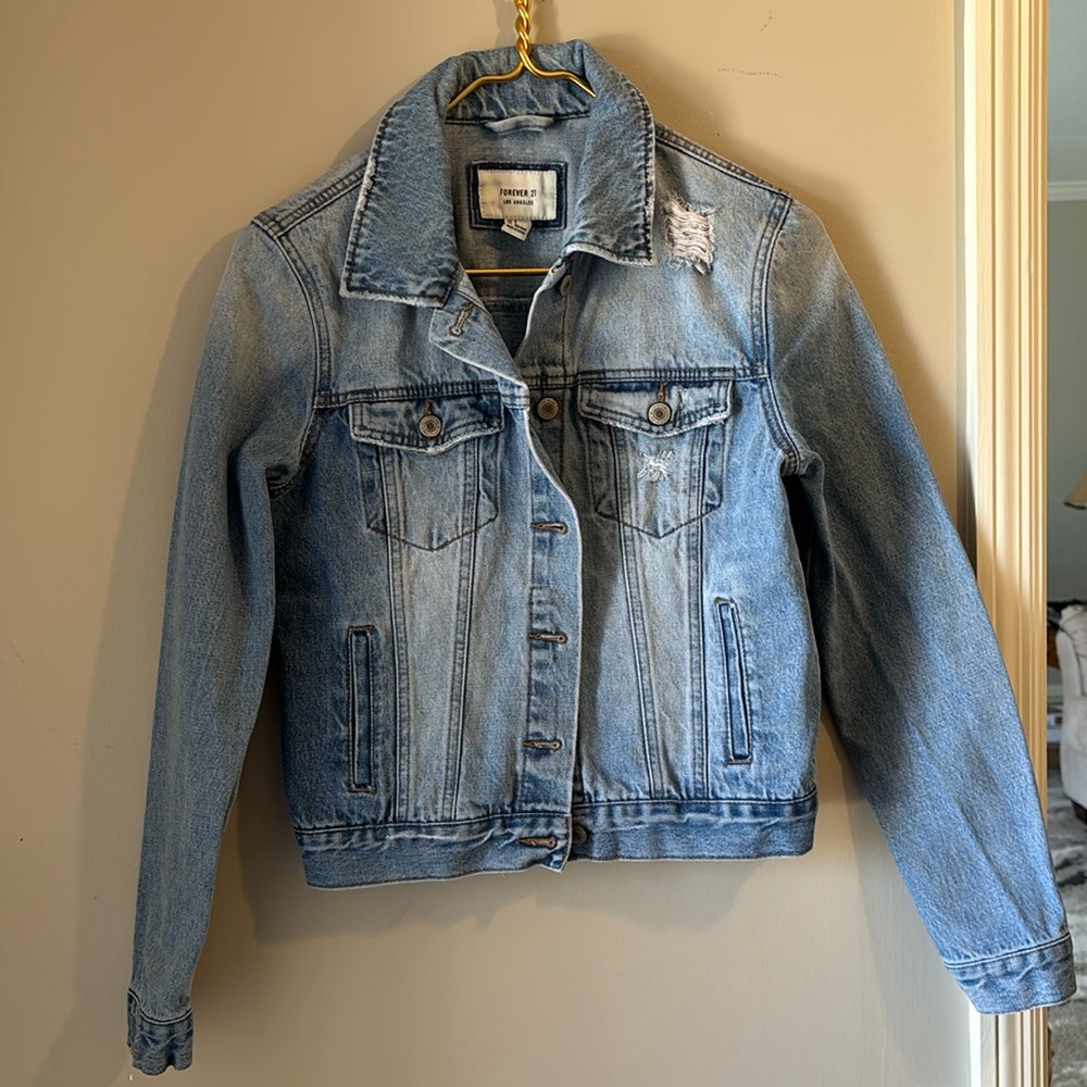 Jean Jacket. Size small . Brand: Forever21